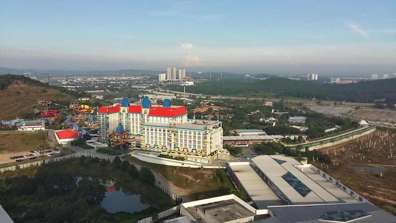 Afiniti Residence At Legoland Medini Нусаджая Екстериор снимка